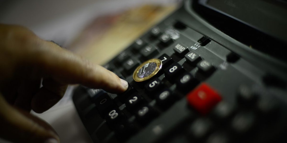 Inadimplência cai pela primeira vez em 2023, aponta Serasa