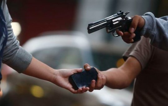 Bahia lidera em crescimento de roubos e furtos de celular no país