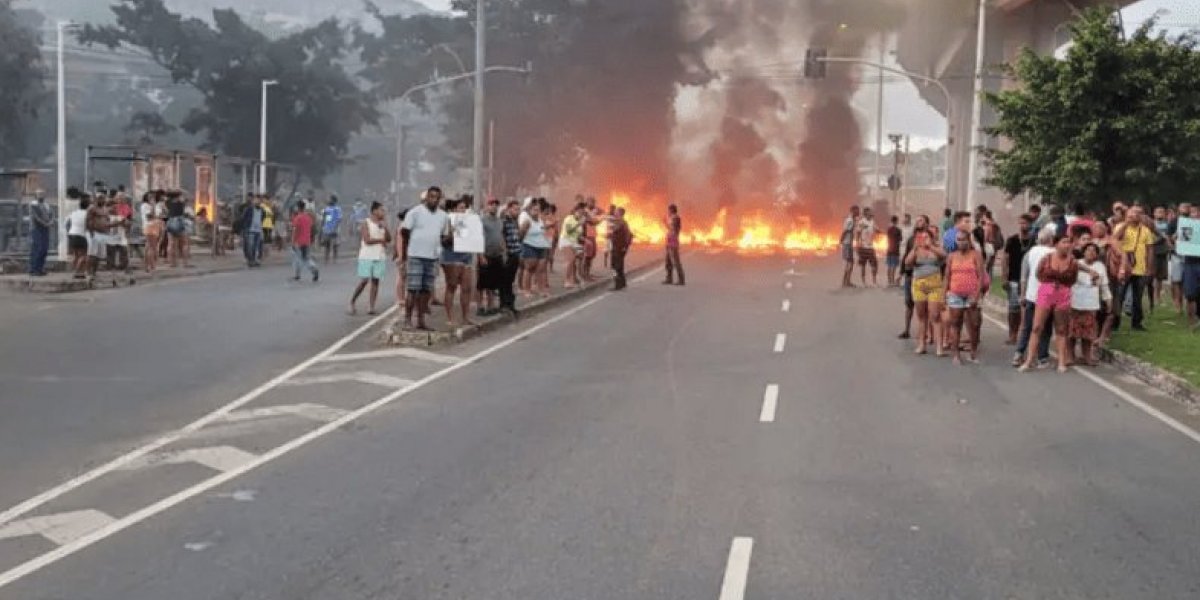Salvador: Em protesto, moradores do Bom Juá fecham acesso à BR-324