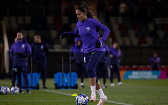 Brasil inicia busca por título inédito da Copa diante do Panamá