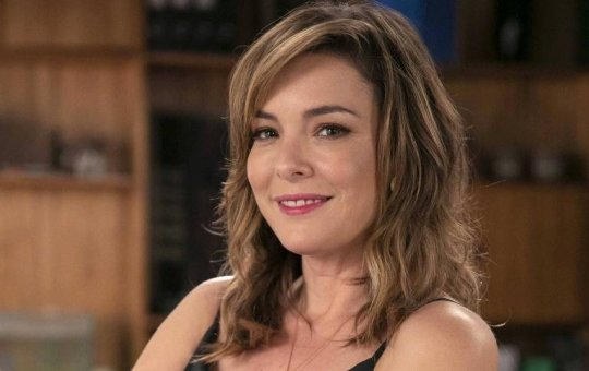 Atriz Regiane Alves encerra contrato com a Globo