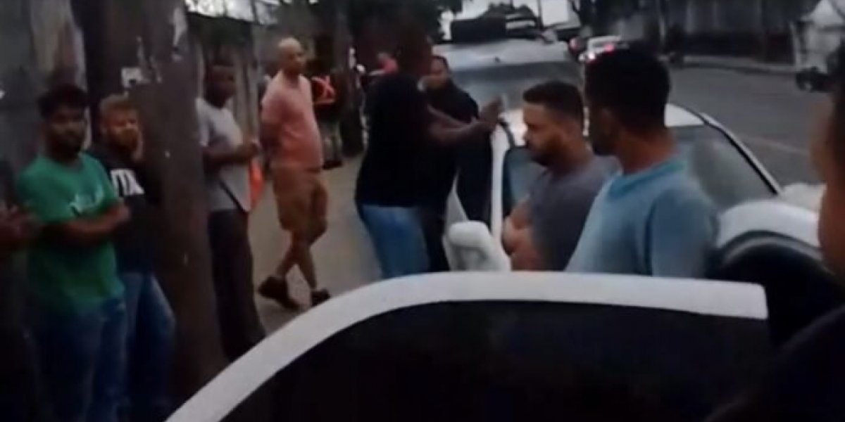 Entregadores da Shopee fazem manifestação e paralisam atividades em Salvador