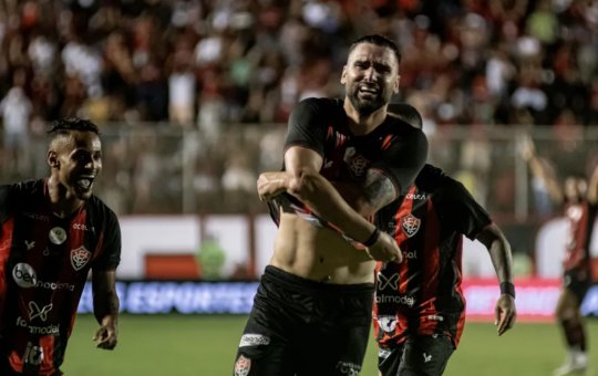 Autor do gol da vitória, Léo Gamalho se emociona: "Pensei que poderia ser o fim"