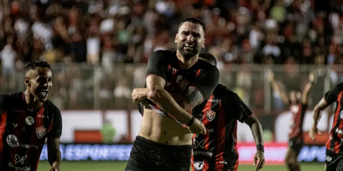 Autor do gol da vitória, Léo Gamalho se emociona: "Pensei que poderia ser o fim"