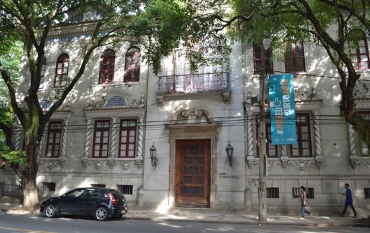 Exposição comemorativa celebra 105 anos do MAB e 64 anos do MAM