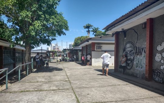Aulas são retomadas após suspensão em uma das principais escolas de Salvador