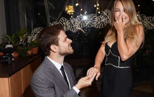 Carla Diaz confirma fim do noivado com Felipe Becari