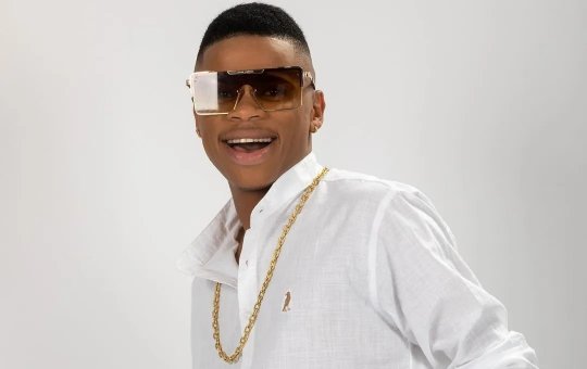 Pai de Rodrigo Amendoim cobra ajuda do filho: "Me dê uma grana aí"