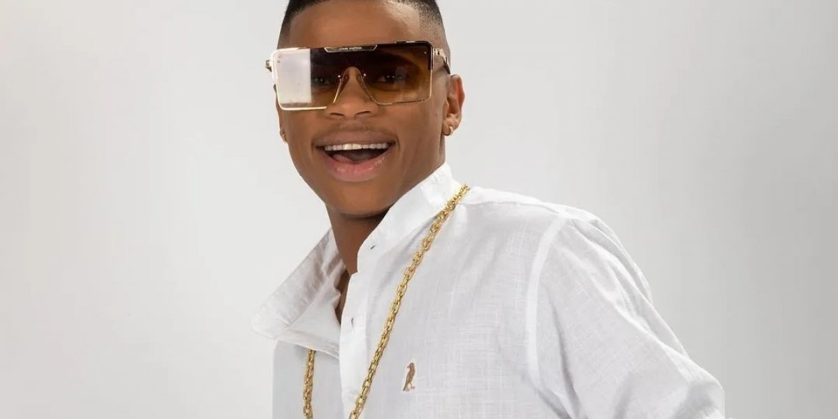 Pai de Rodrigo Amendoim cobra ajuda do filho: "Me dê uma grana aí"