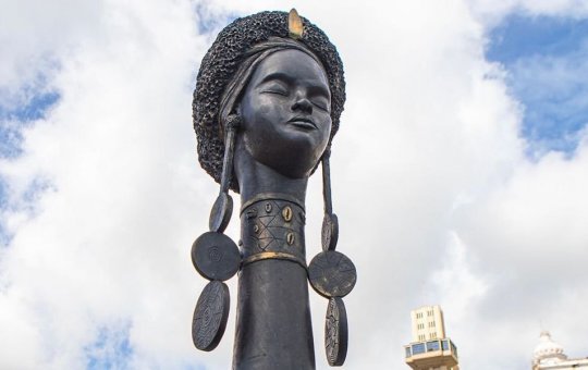 Monumento em homenagem a Maria Felipa é inaugurado na Praça Cairu