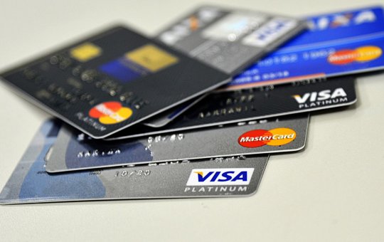 Juros médios dos bancos caem para 44,6% ao ano