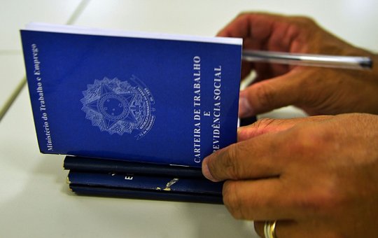 Desemprego recua para 8% no segundo trimestre