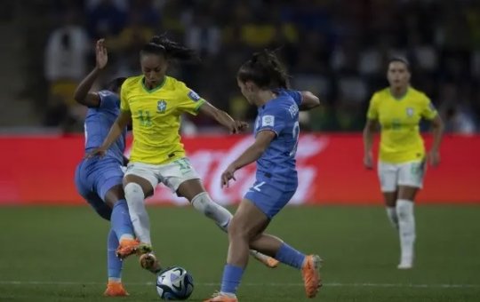 Brasil perde da França e cai para segunda colocação do Grupo F