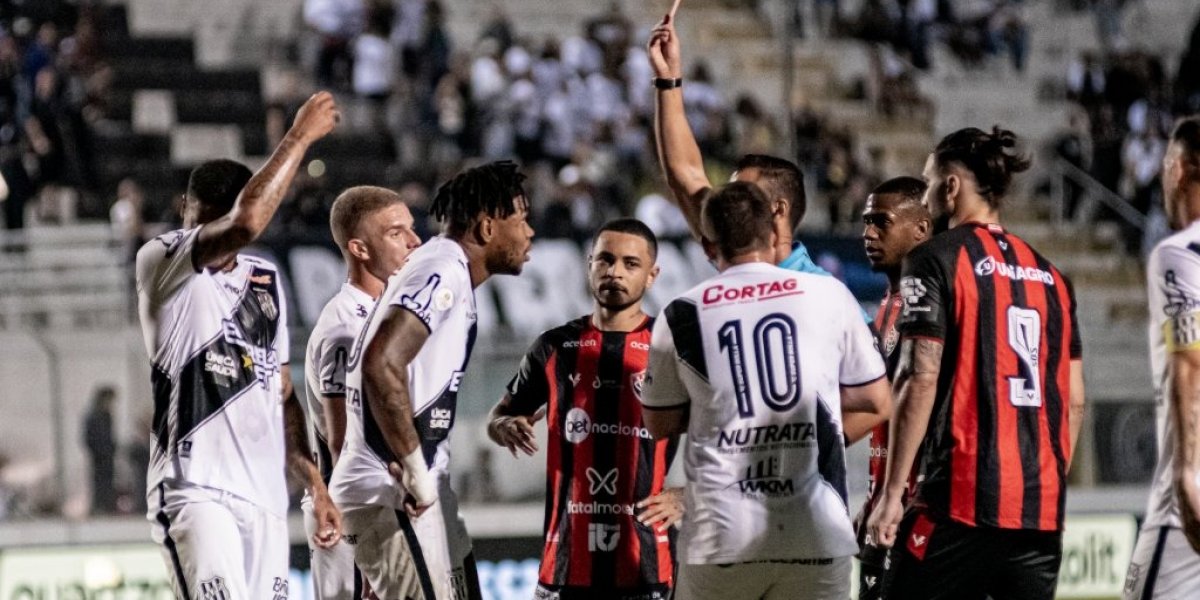 Vitória sai em desvantagem, mas consegue arrancar empate com a Ponte
