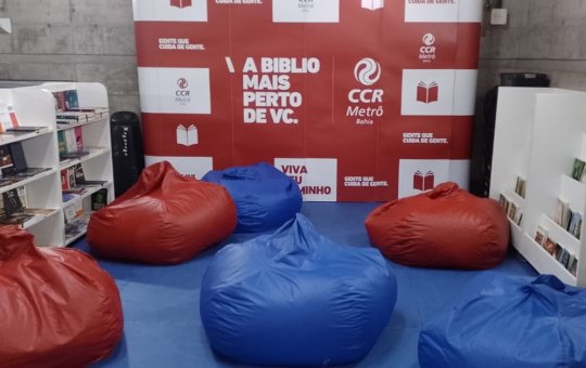 Estação Campo da Pólvora recebe biblioteca itinerante com acervo de mil livros