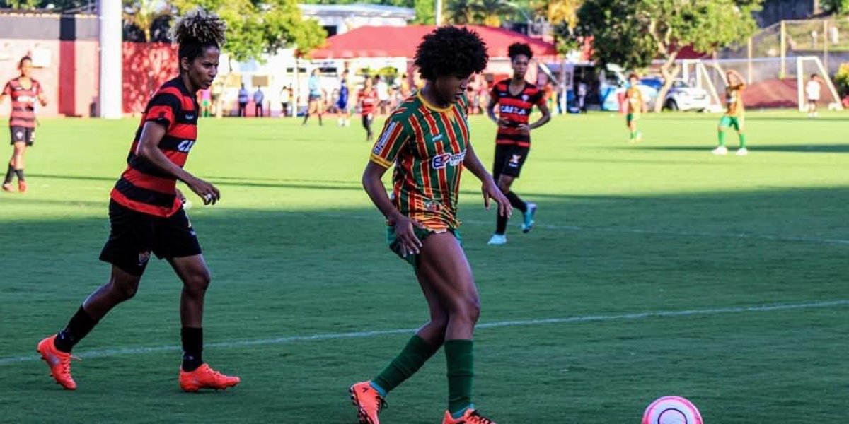 Baiana se inspira em atacante ex-Seleção para vencer dasafios no futebol