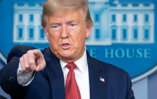 Trump conta com 54% das intenções de voto em pesquisa para eleições 2024