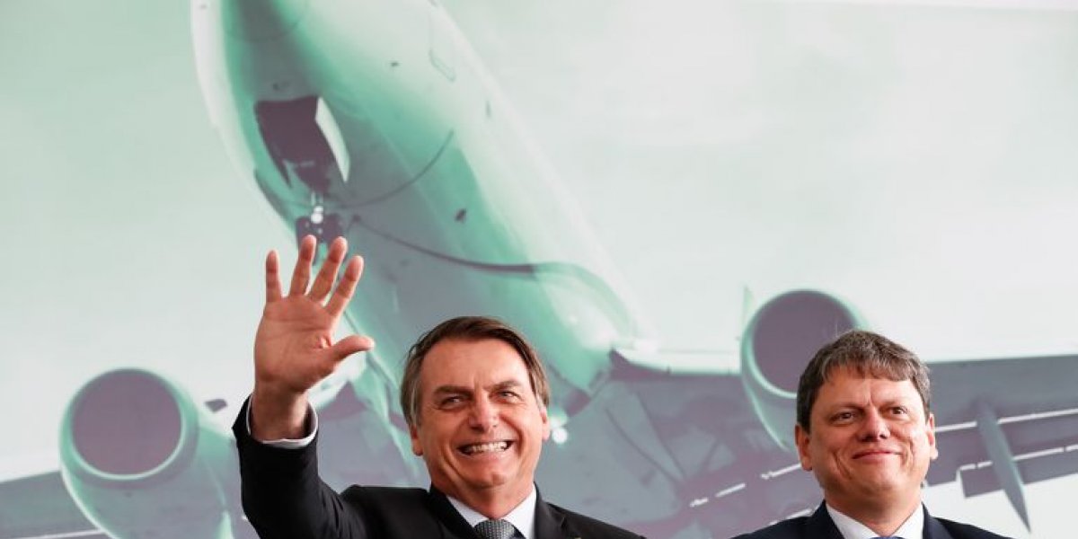 Bolsonaro pede a Tarsício de Freitas cargo nos EUA para mãe de sua neta