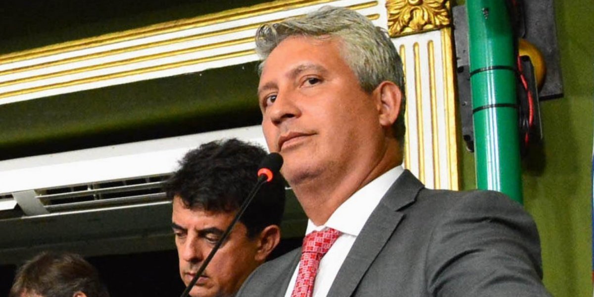 Câmara aprova licença de 120 dias de Carballal e suplente assume nesta quarta