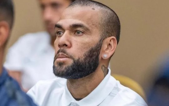Daniel Alves é indiciado formalmente por estupro na Espanha