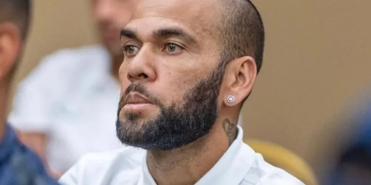 Daniel Alves é indiciado formalmente por estupro na Espanha