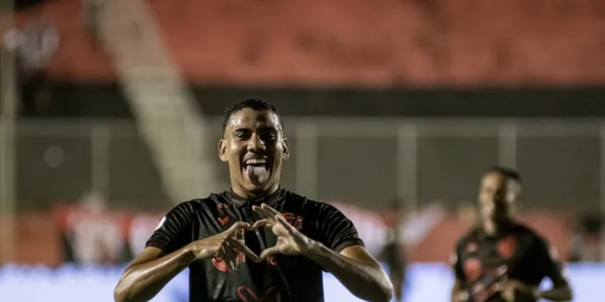 Vitória vence o ABC no Barradão e reassume a liderança da Série B