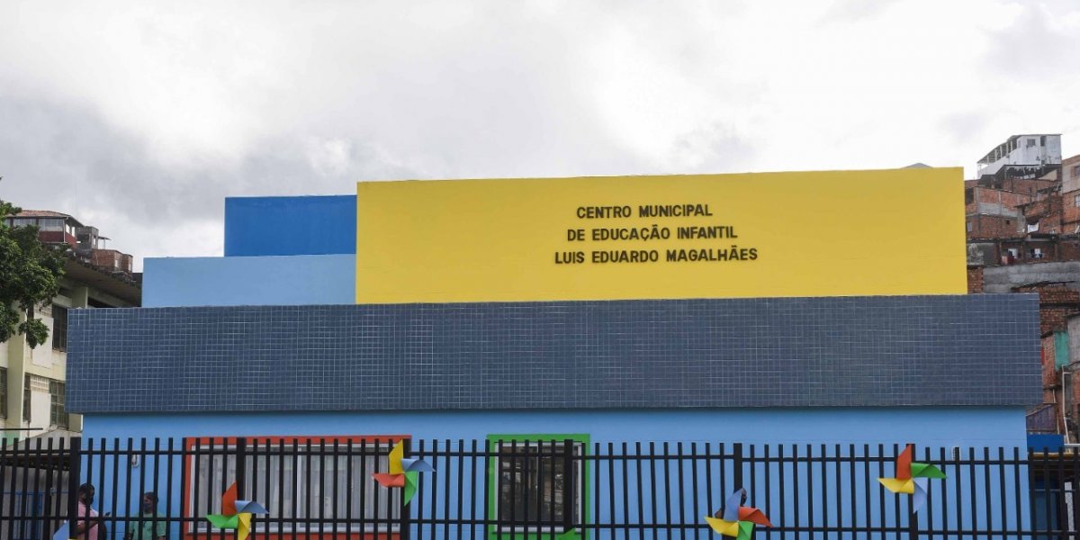 Alunos retornam as aulas em escolas municipais do bairro de Cosme de Farias