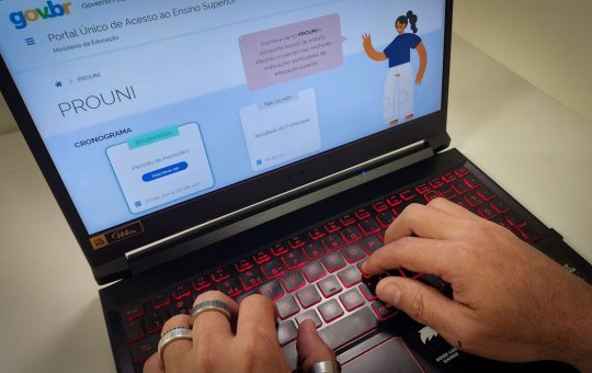 Selecionados do Prouni devem entregar documentação até hoje