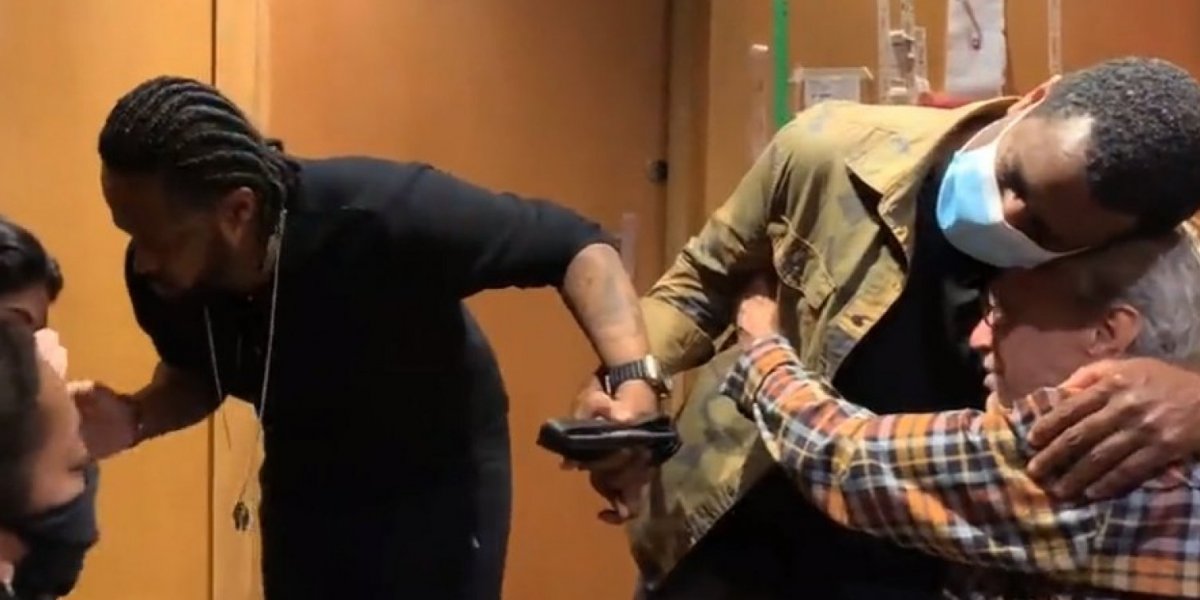 Caetano se emociona ao ouvir sua música “Gente” na versão de Xande dos Pilares