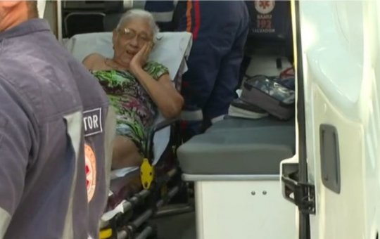 Idosa é atacada por cachorro do vizinho na Bahia