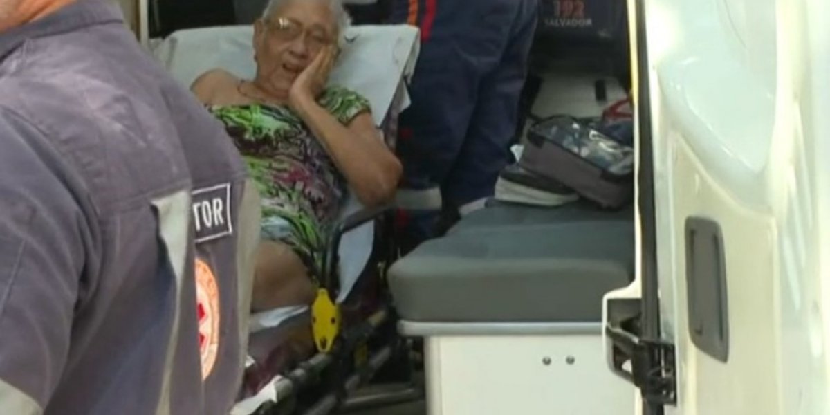 Idosa é atacada por cachorro do vizinho na Bahia