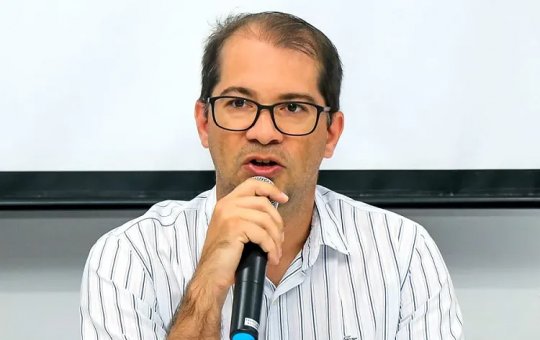 Prefeito de Teixeira de Freitas é afastado por interferir em regulação