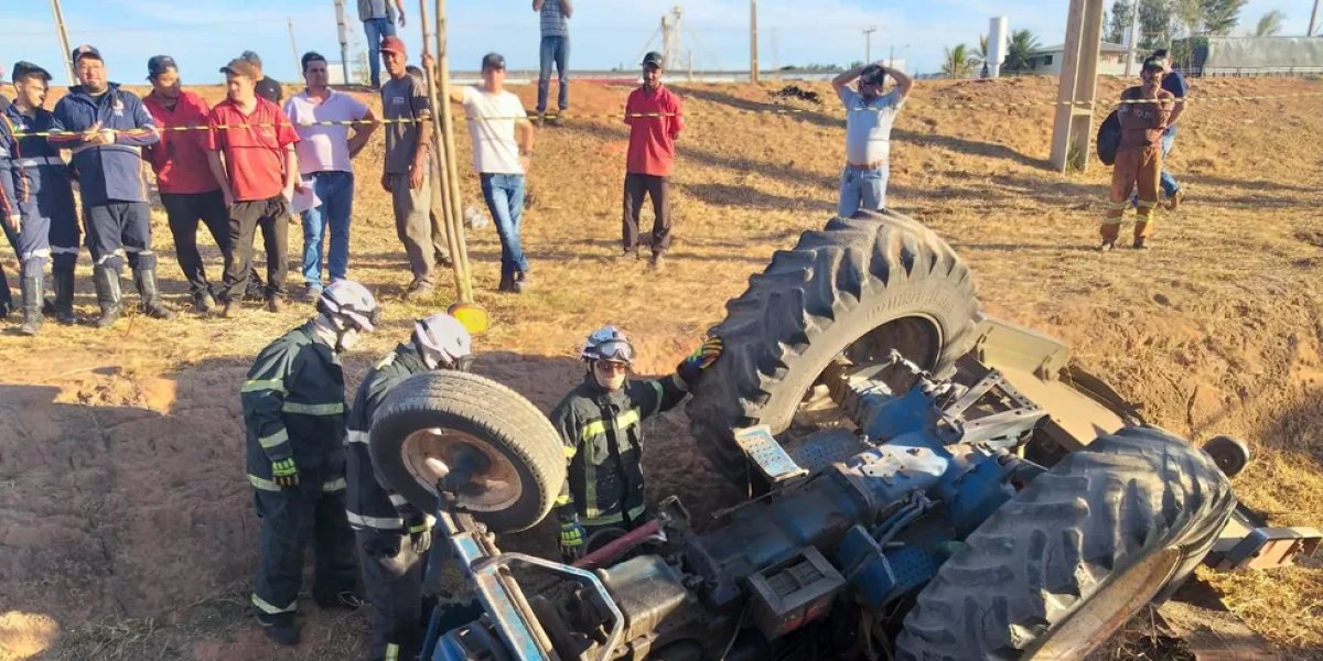 Homem morre após trator cair em vala em Luís Eduardo Magalhães