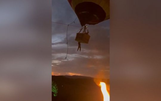 Jovem fica pendurado pelas mãos e cai de balão no interior de Goiás; veja vídeo