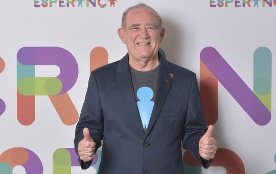 Renato Aragão ‘dá tapa no visu’ para o Criança Esperança mas não é convidado
