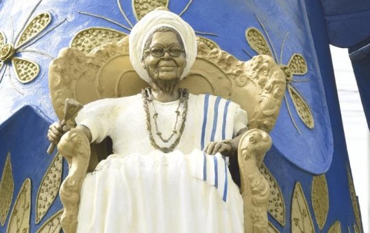 Estátua de Mãe Stella é reinaugurada e será monitorada por câmeras