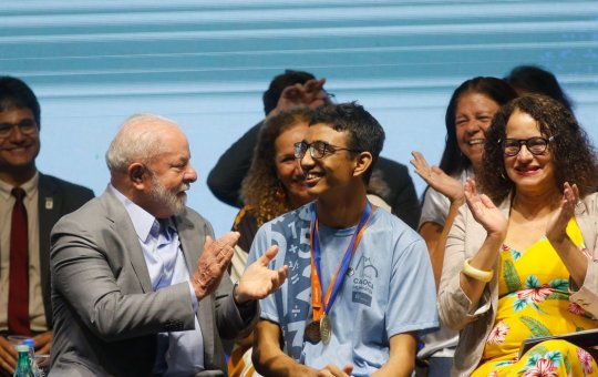 Lula defende mais investimentos públicos em educação