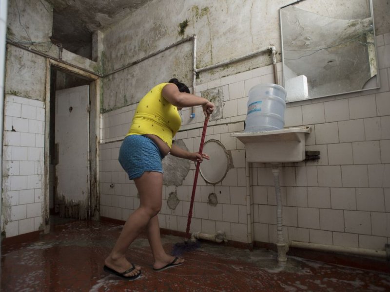  Mulheres gastam quase o dobro de tempo no serviço doméstico