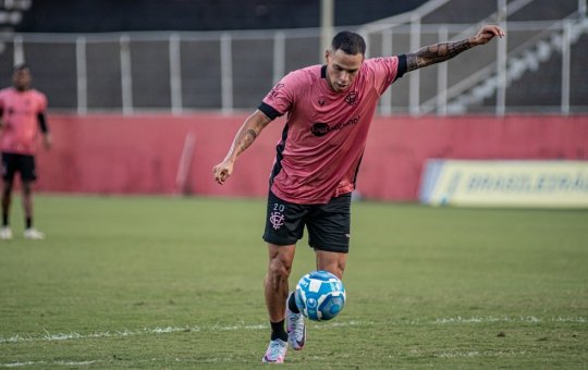 Após fraturar costela, Giovanni Augusto desfalca o Vitória por até 2 meses