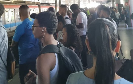 Apagão atinge Salvador, interior e outros estados; metrô deixa de circular