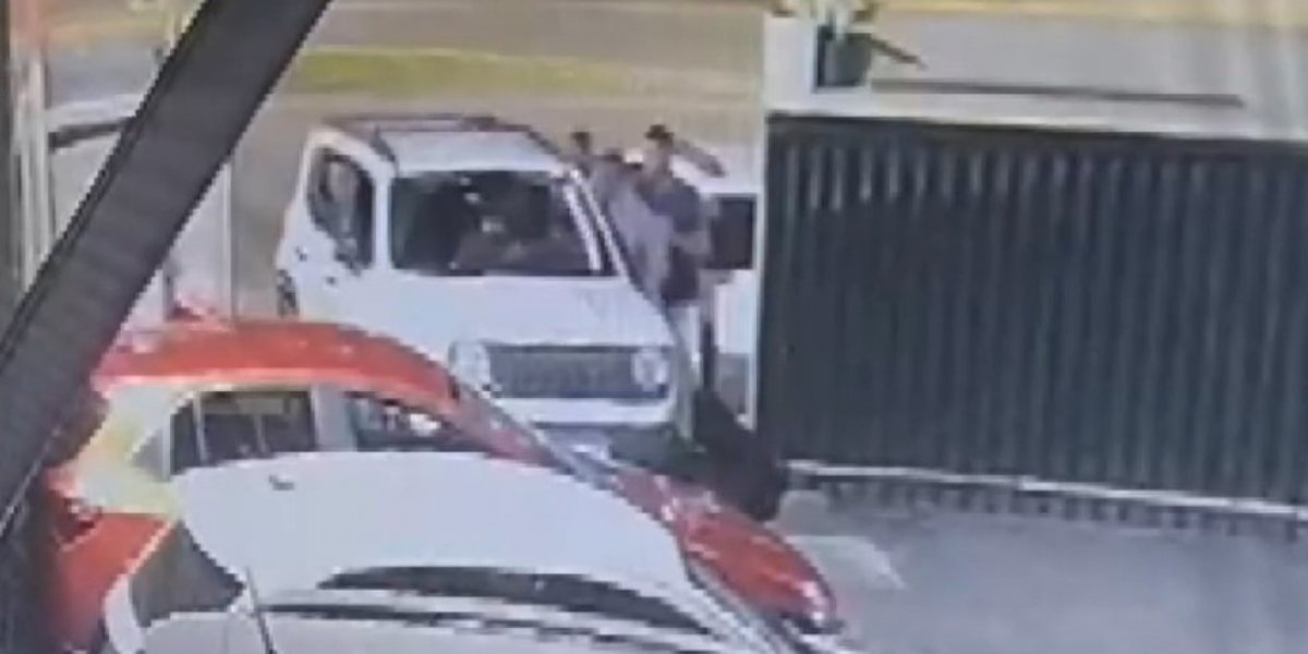 Homem é obrigado a fazer transferências após sair de academia na Ogunjá