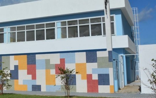 Alunos ficam sem aulas em escola na suburbana; unidade foi invadida e roubada