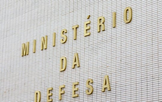 Hacker diz que orientou Ministério da Defesa em relatório sobre urnas