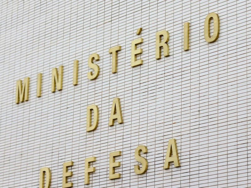 Hacker diz que orientou Ministério da Defesa em relatório sobre urnas