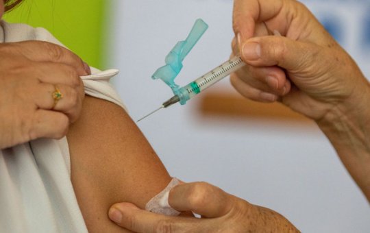 Sociedade de Infectologia pede reforço da vigilância sobre covid-19