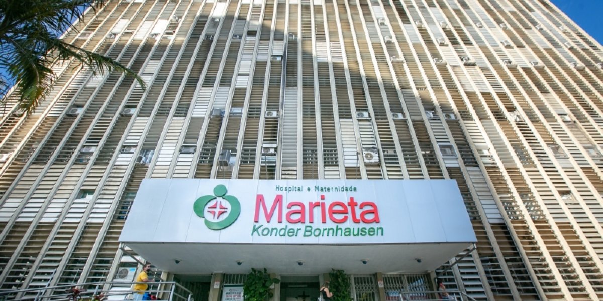 Fisioterapeuta que fez 'dancinha' com bebê no bolso do vira alvo de inquérito