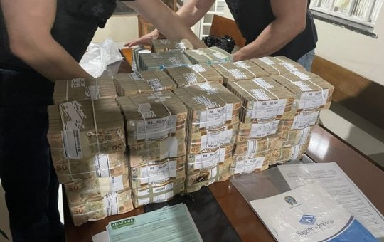 PF encontra sacos de lixos com R$ 3,2 mi em ação contra esquema de propina em RR