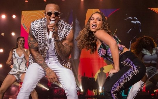 Léo Santana fala sobre carreira internacional e se compara com Anitta