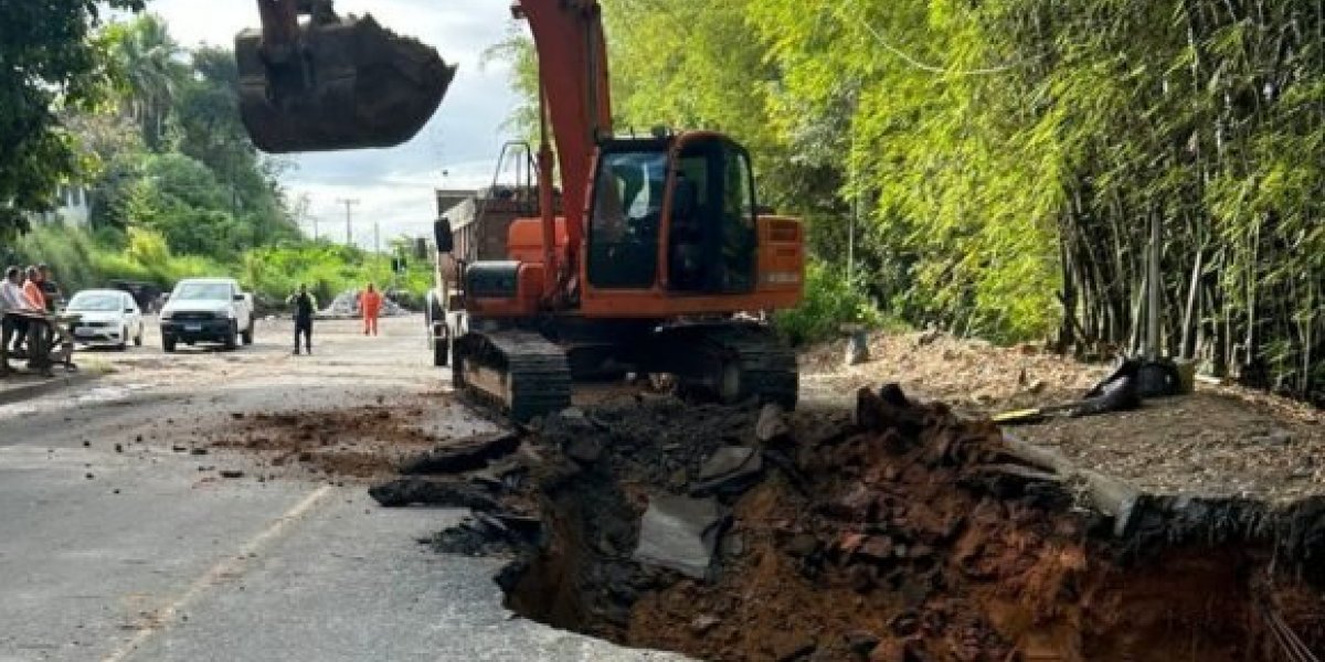 Trecho da BA-528 é interditado até terça-feira para  recuperação de aterro