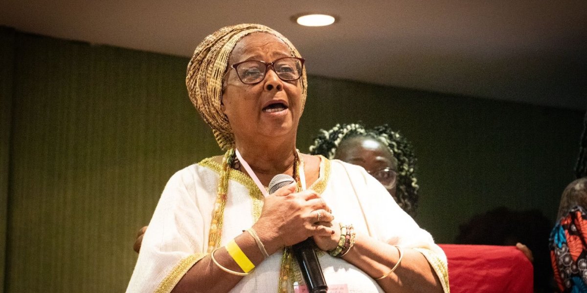 Corpo de Mãe Bernadete é sepultado na Quinta dos Lázaros, em Salvador